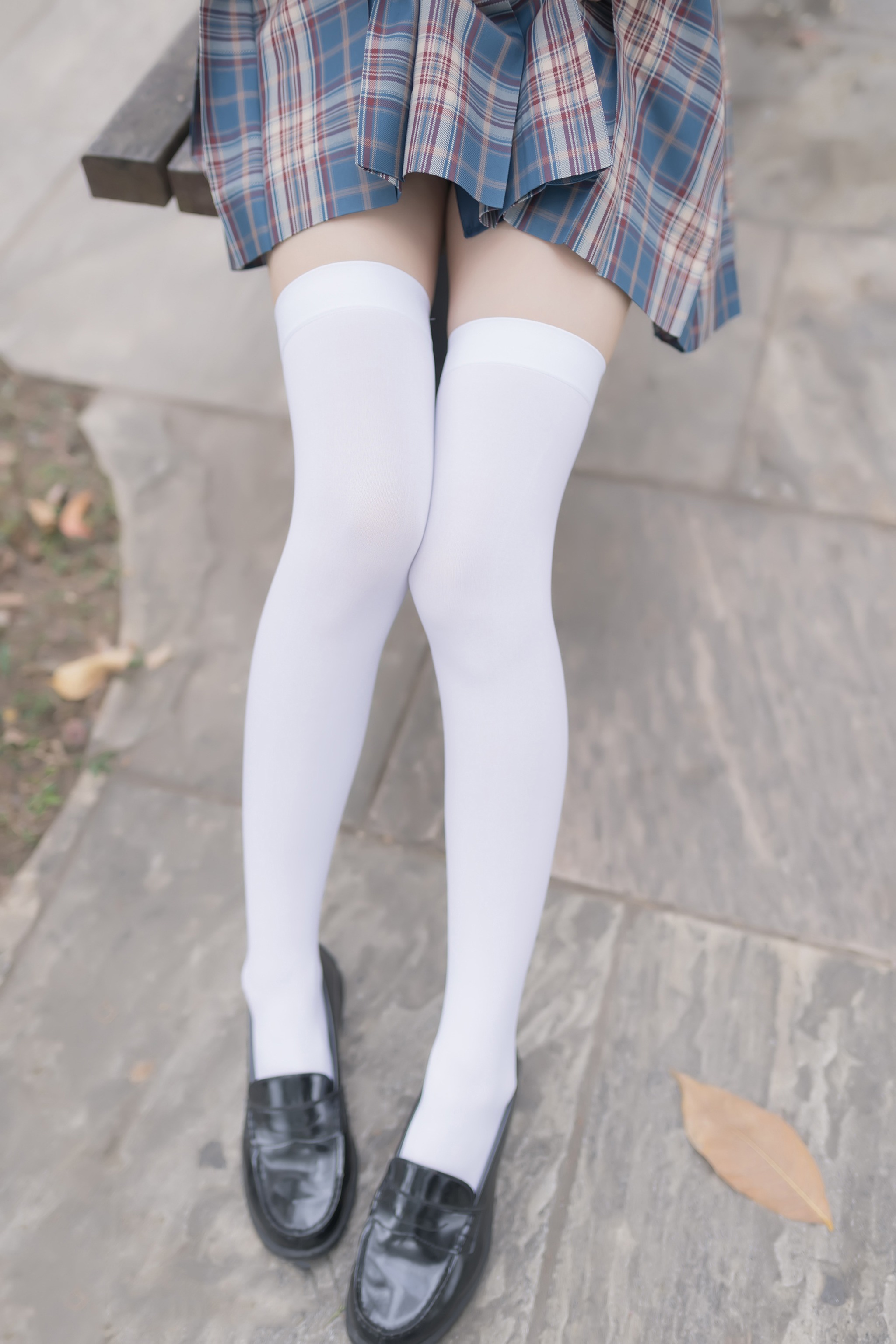 图片[1]-风之领域 – NO.261 路边的椅子上 [37P]-XikXak